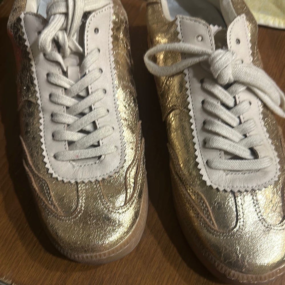 Dolce Vita Notice leather gold sneakers